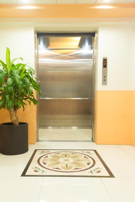 City Center Hotel Baguio City Bagian luar foto