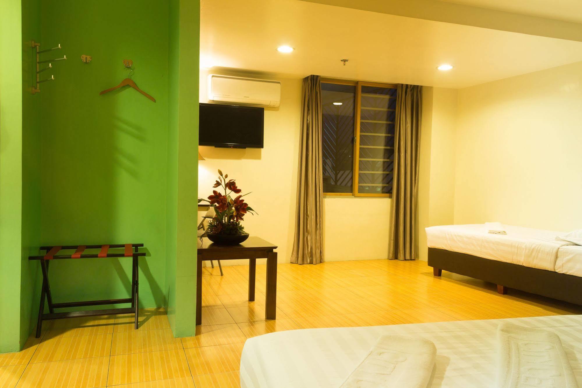 City Center Hotel Baguio City Bagian luar foto