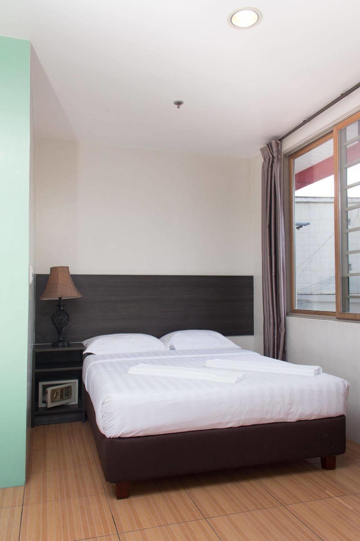 City Center Hotel Baguio City Bagian luar foto